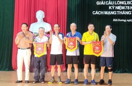 Hơn 100 hội viên Câu lạc bộ Hưu trí Nguyễn Trãi tham gia giải cầu lông, bóng bàn