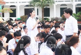 Trường THPT Nguyễn Du tư vấn ôn thi đánh giá năng lực cho học sinh khối lớp 12
