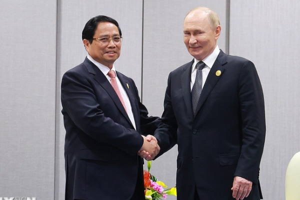 Thủ tướng Phạm Minh Chính hội kiến Tổng thống Nga Vladimir Putin