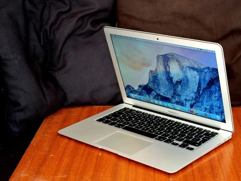 Máy tính nhỏ nhất của Apple thành đồ lỗi thời