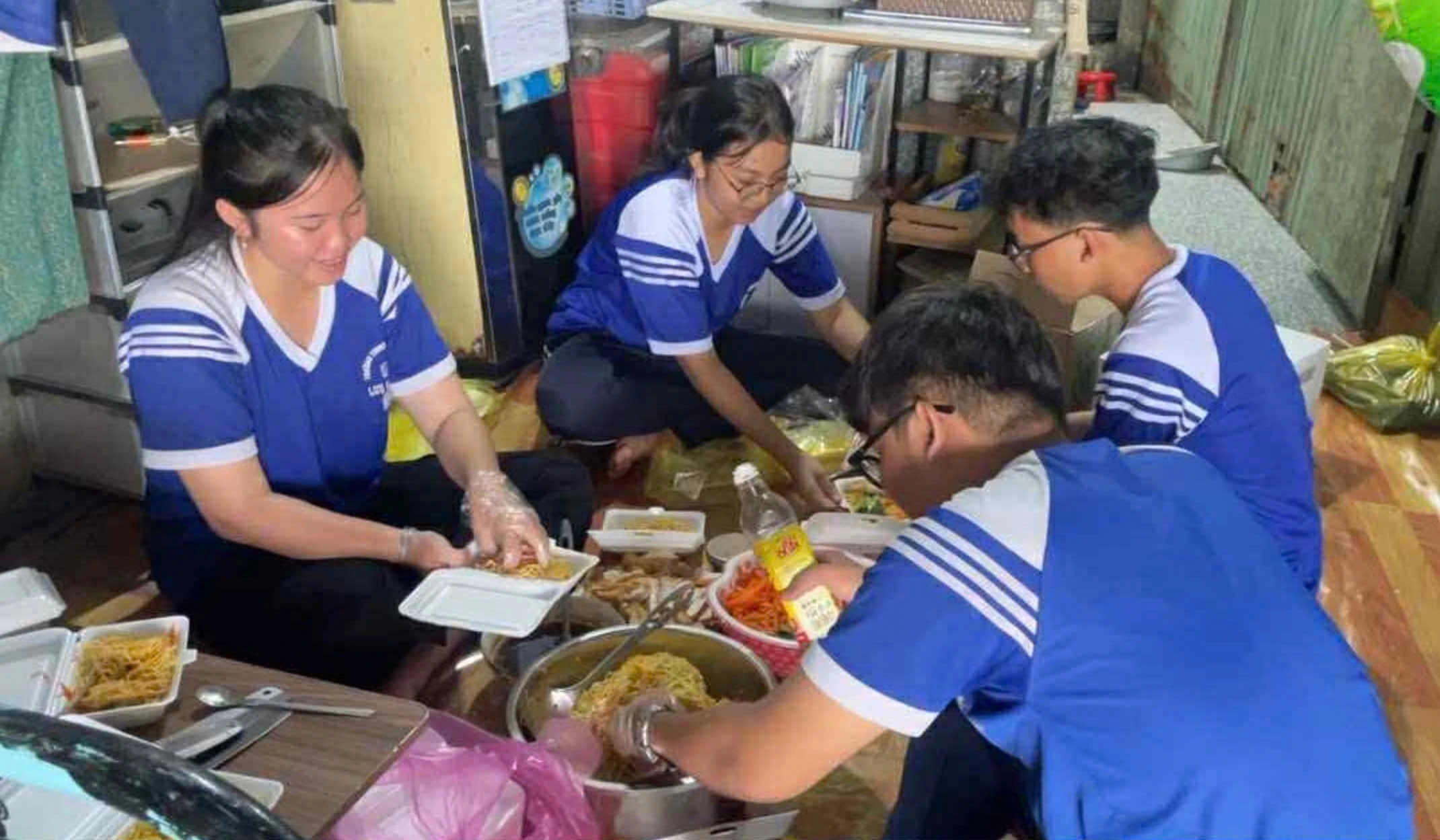 Học sinh Cần Thơ dùng 100.000 đồng quà 2/9 làm điều bất ngờ
