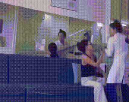Đình chỉ cơ sở nha khoa có bác sĩ cầm gậy đánh khách ở TP.HCM