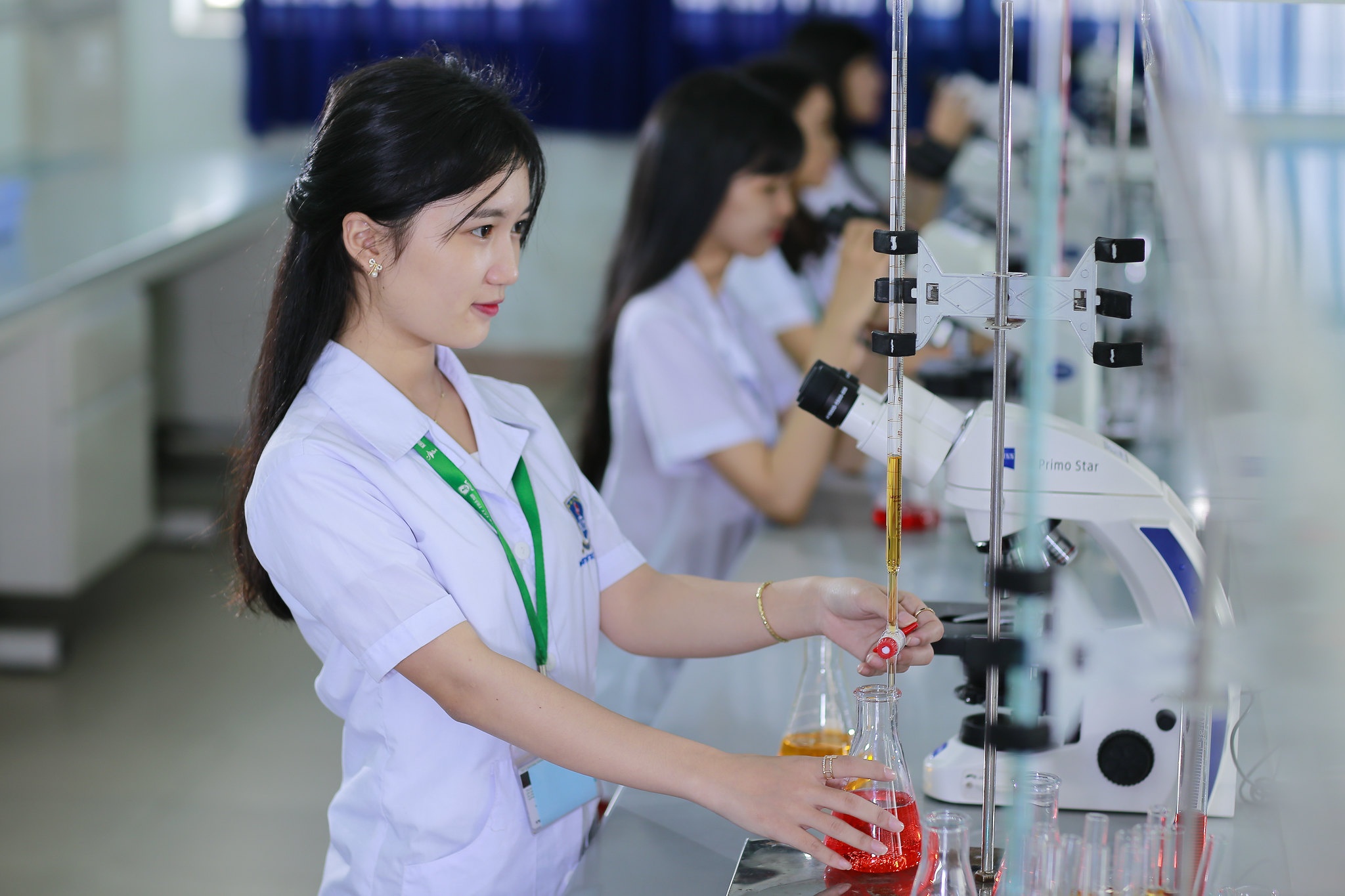 Loạt trường y dược tuyển bổ sung hàng trăm chỉ tiêu