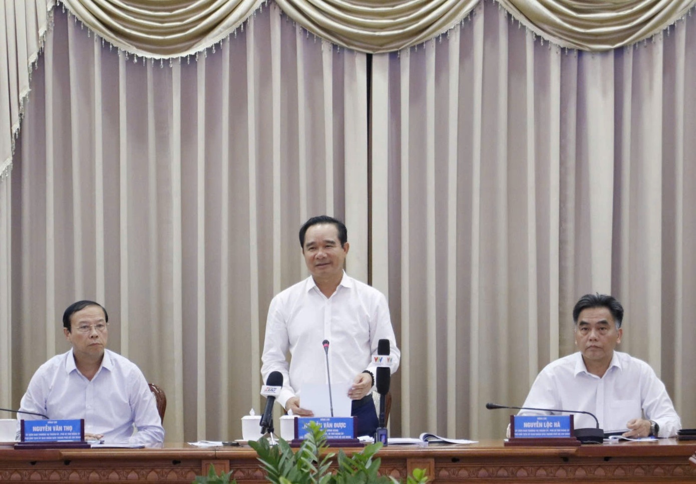 Chủ tịch TP.HCM lý giải việc 'Không tự nhiên một số chủ tịch xin nghỉ'