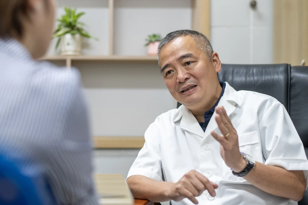PGS Nguyễn Lân Hiếu nói về màn hô tên gây sốt của bác sĩ nội trú
