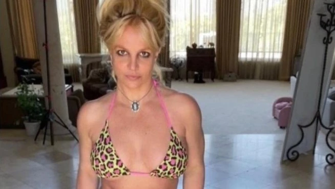 Britney Spears gây lo lắng