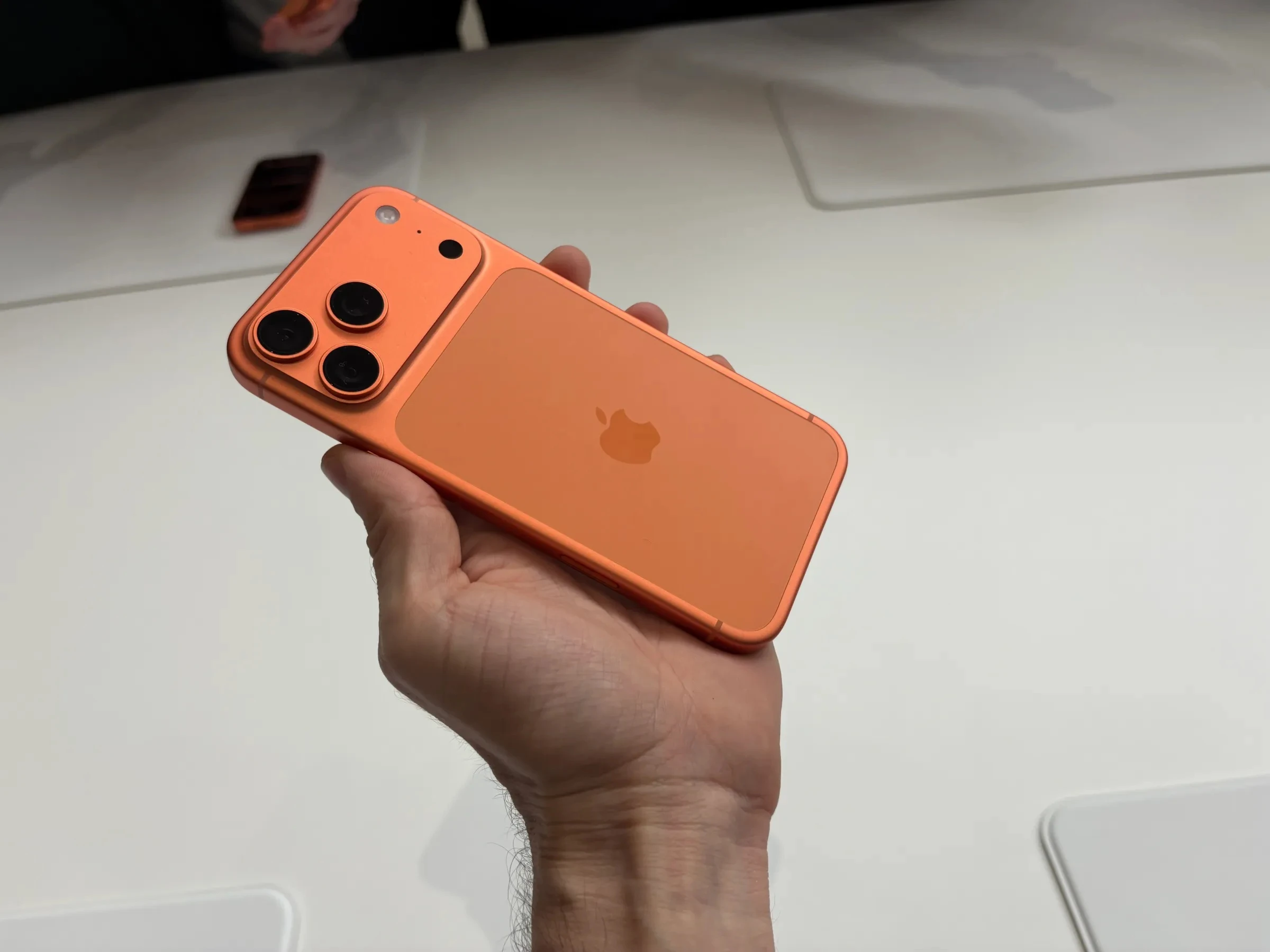 Ngoài màu cam, iPhone 17 Pro có gì đặc sắc?