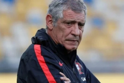 Thầy cũ của Ronaldo trượt dài trong sự nghiệp