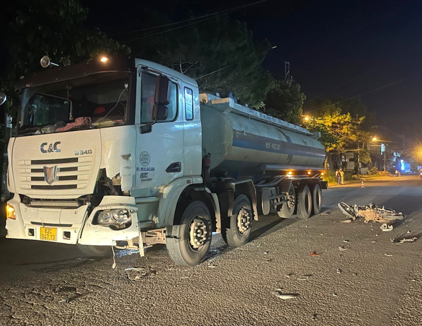 Va chạm với xe bồn, người đàn ông đi xe máy tử vong