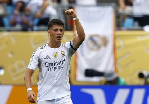 Perez lại đúng vì Modric có đi thì Guler mới lớn