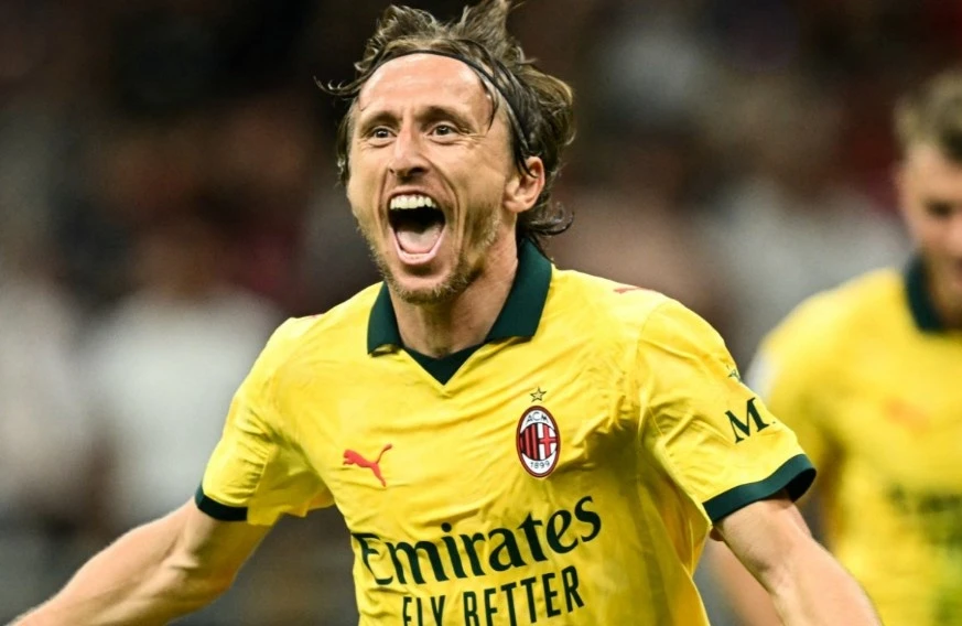 Modric đi vào lịch sử Serie A