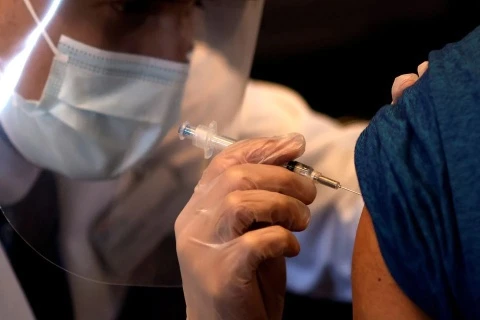 Chính quyền Trump đặt nghi vấn vaccine Covid-19 gây ra tử vong ở trẻ