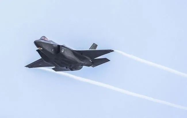 Tiêm kích F-35 phóng tên lửa trăm nghìn USD chặn UAV bay vào Ba Lan