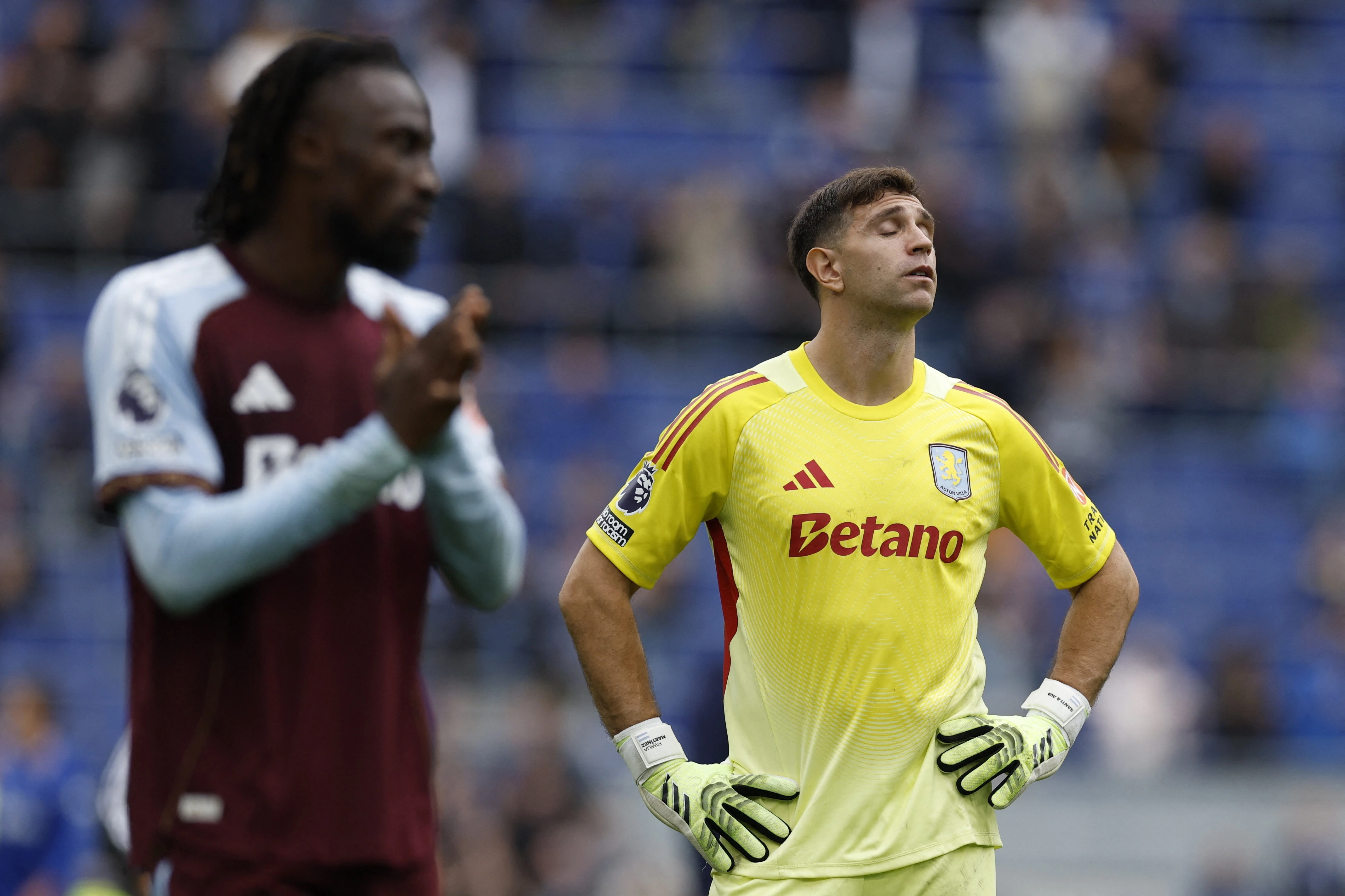 Hào quang Aston Villa phai mờ