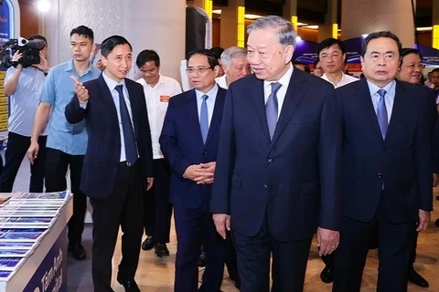 Bệnh viện Tâm Anh giới thiệu robot AI tại triển lãm Thành tựu Y tế