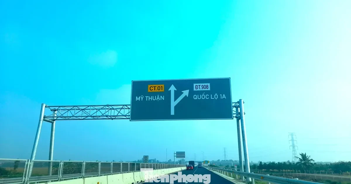 'Quên' làm đường gom cao tốc Mỹ Thuận - Cần Thơ?