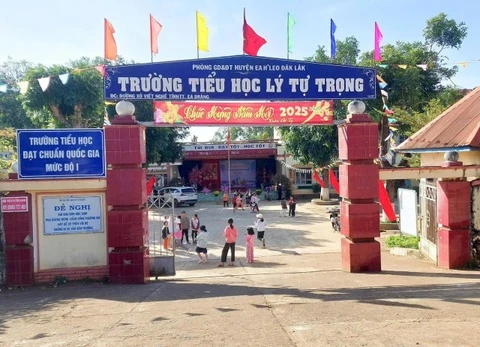 Trường ‘quay xe’ sau đề xuất học sinh mặc 3 màu áo đồng phục