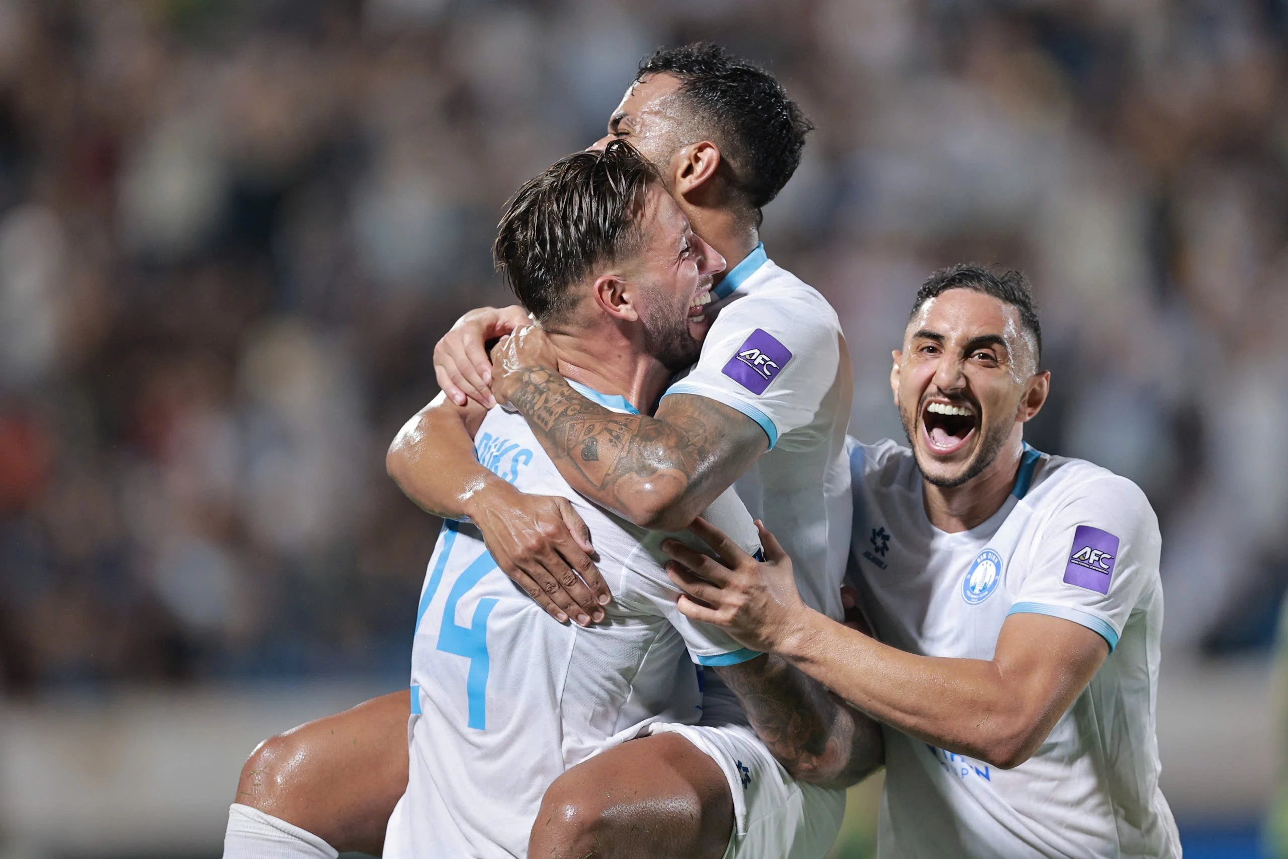 Đội hình 10 ‘Tây’ giúp Nam Định đánh bại đội hạng 4 Thai.League