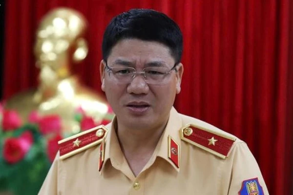 Sẽ đề xuất thí điểm thu nhỏ làn ôtô, dành riêng làn cho xe máy