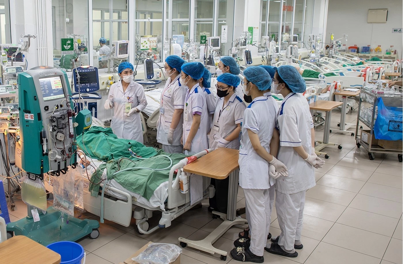 Tin mừng về lương cho bác sĩ, dược sĩ trẻ