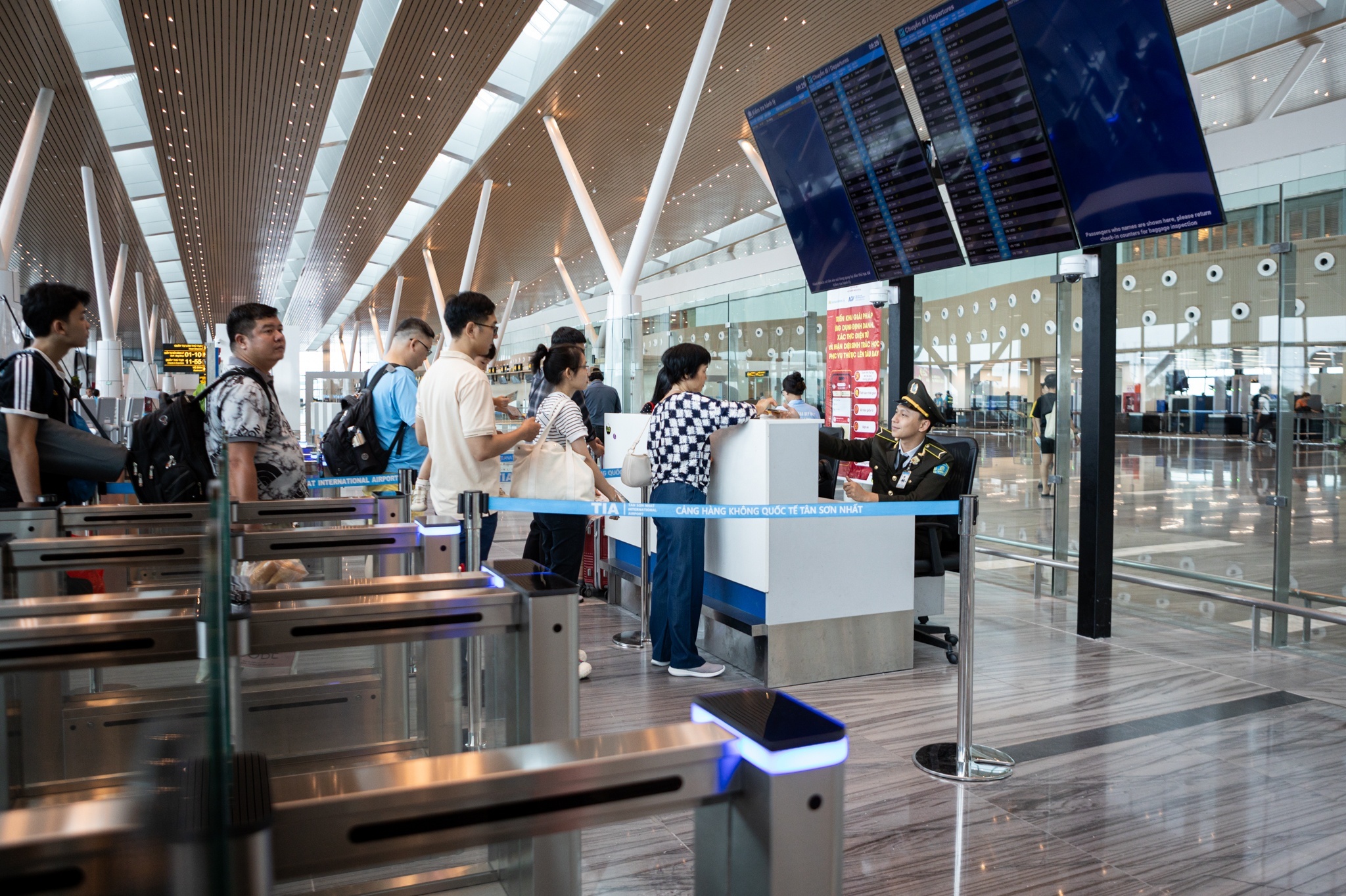Thông tin mới nhất về thủ tục bay không giấy tờ tại Tân Sơn Nhất
