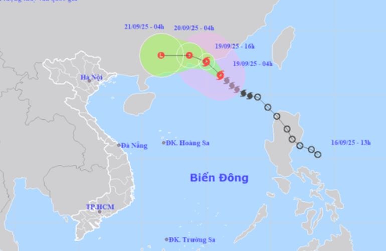 Bão số 8 cách Hong Kong (Trung Quốc) khoảng 240 km