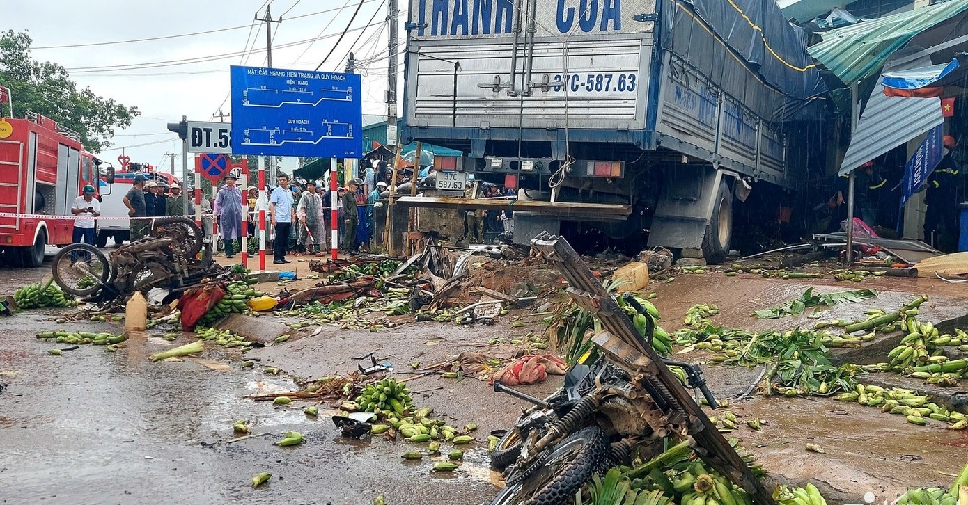 Thông tin đăng kiểm xe tải gây tai nạn ở chợ chuối Quảng Trị