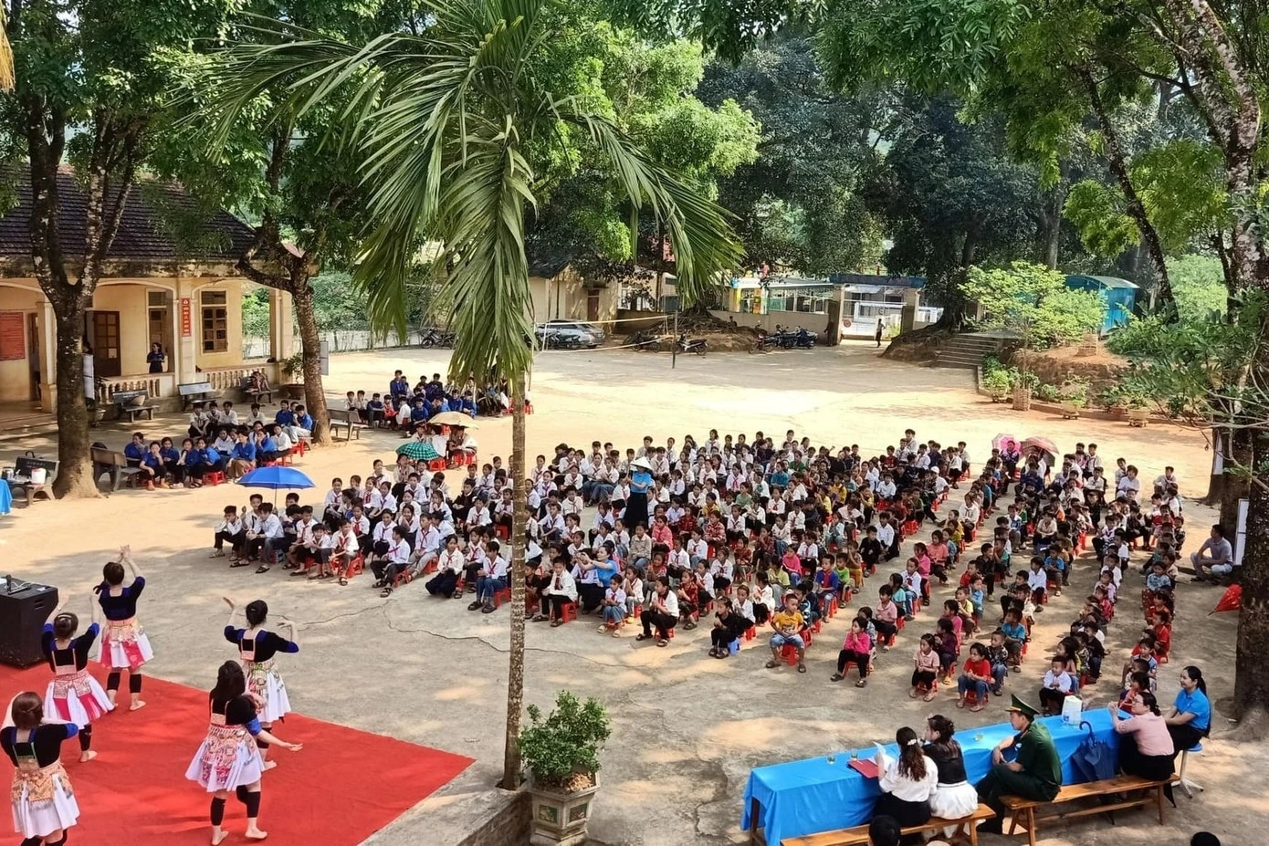 Thực hư việc giáo viên ung thư vẫn phải đi biệt phái cách nhà 35 km
