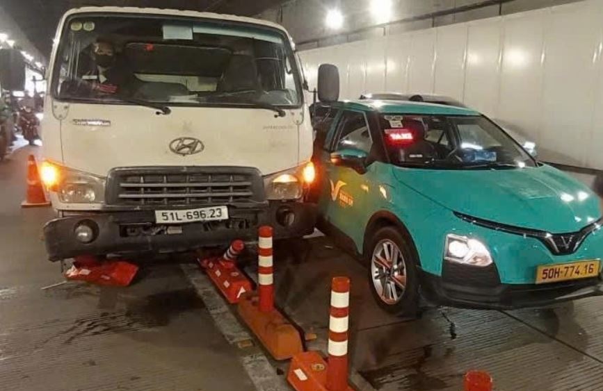 Tai nạn liên hoàn trong hầm Thủ Thiêm