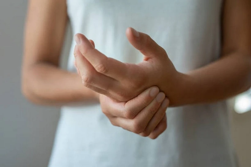 Những dấu hiệu của bệnh thận biểu hiện ở tay và chân