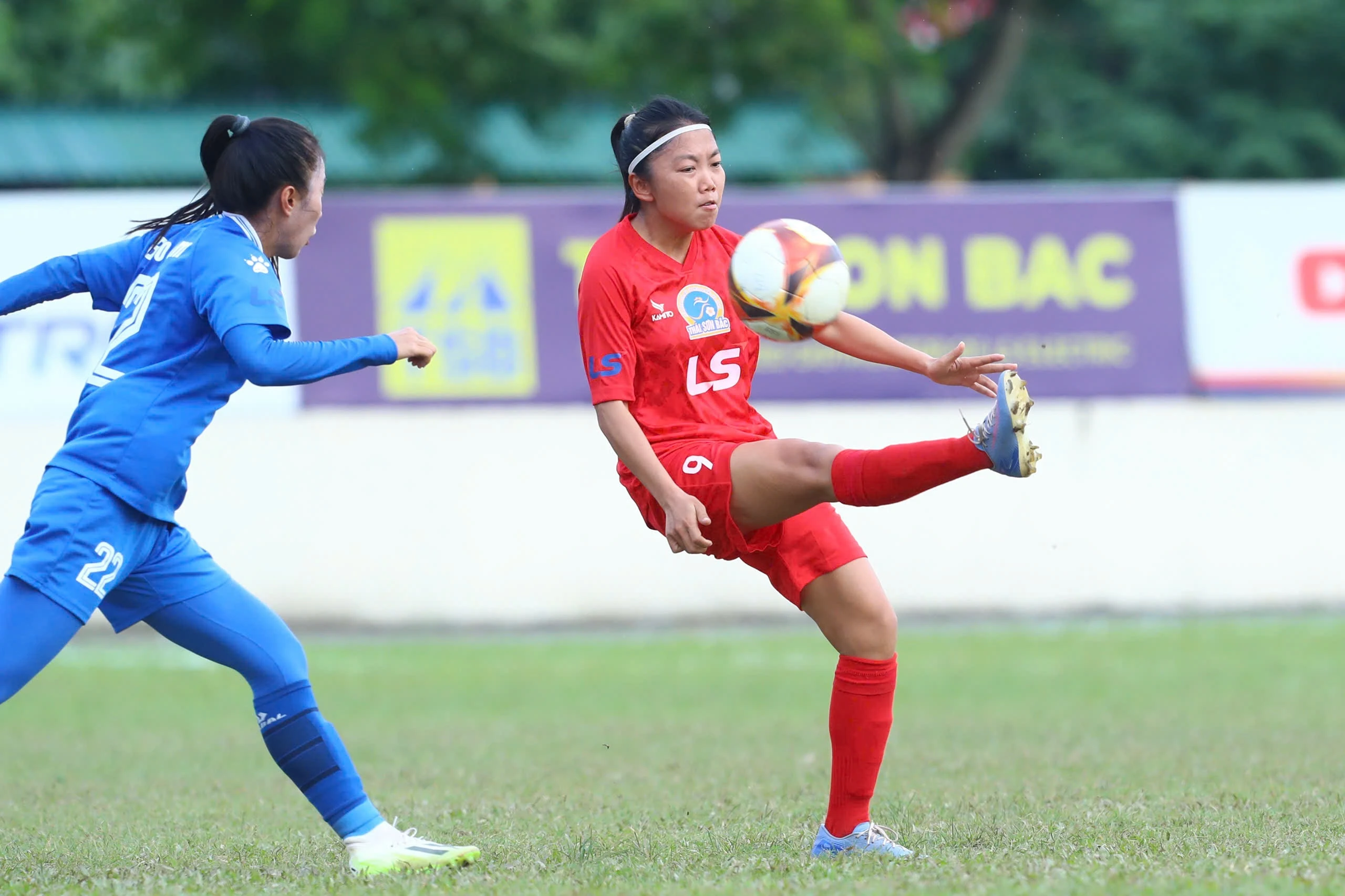 Nảy lửa 'chung kết lượt đi' giải nữ VĐQG 2025