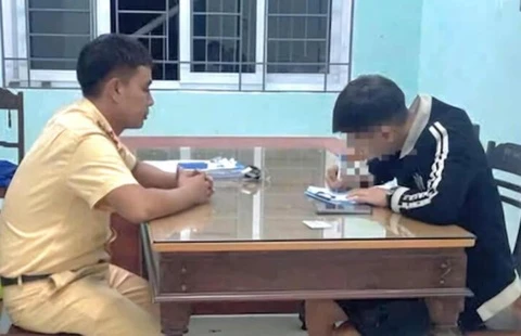 CSGT Huế giúp thanh niên nghèo tìm lại xe máy sau một năm mất trộm