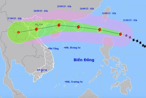Siêu bão Ragasa đạt cấp cực đại 17 khi vào Biển Đông