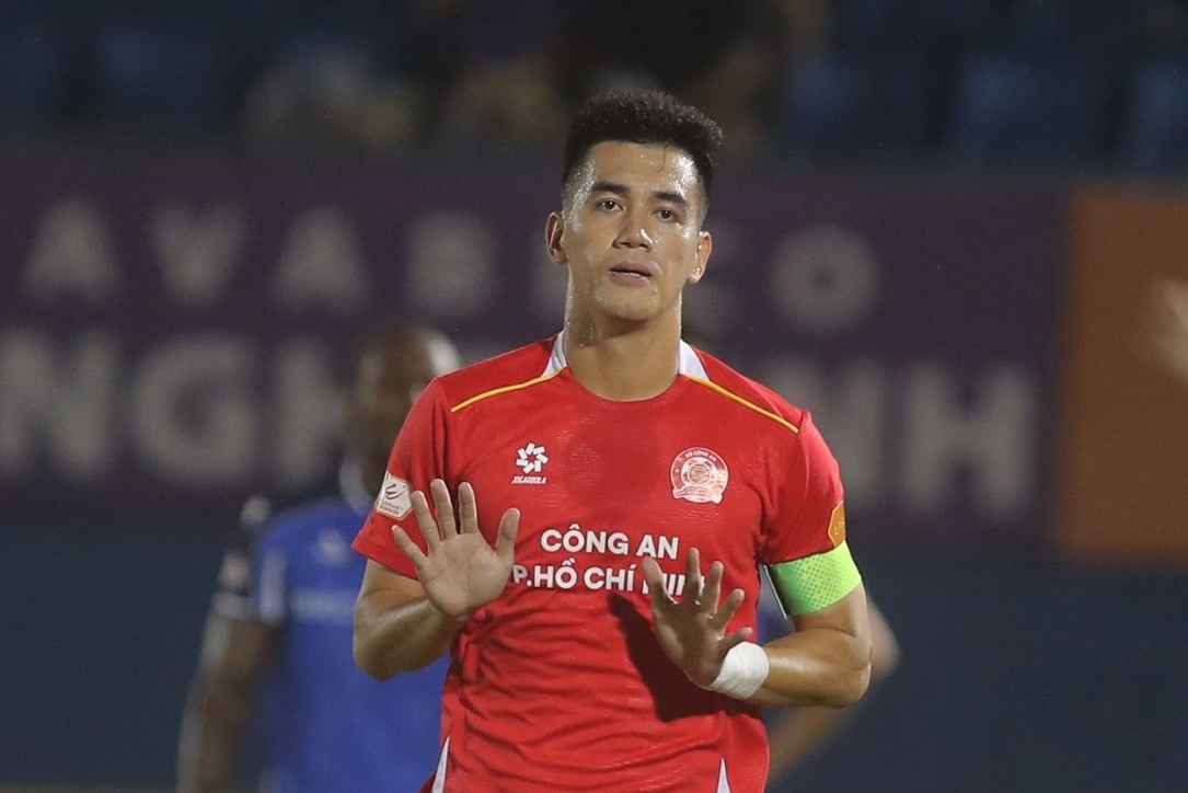 Tiến Linh không ‘đốt lưới nhà’