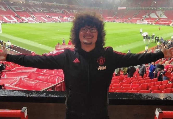 Tin lầm MU, fan không được cắt tóc trong 1 năm