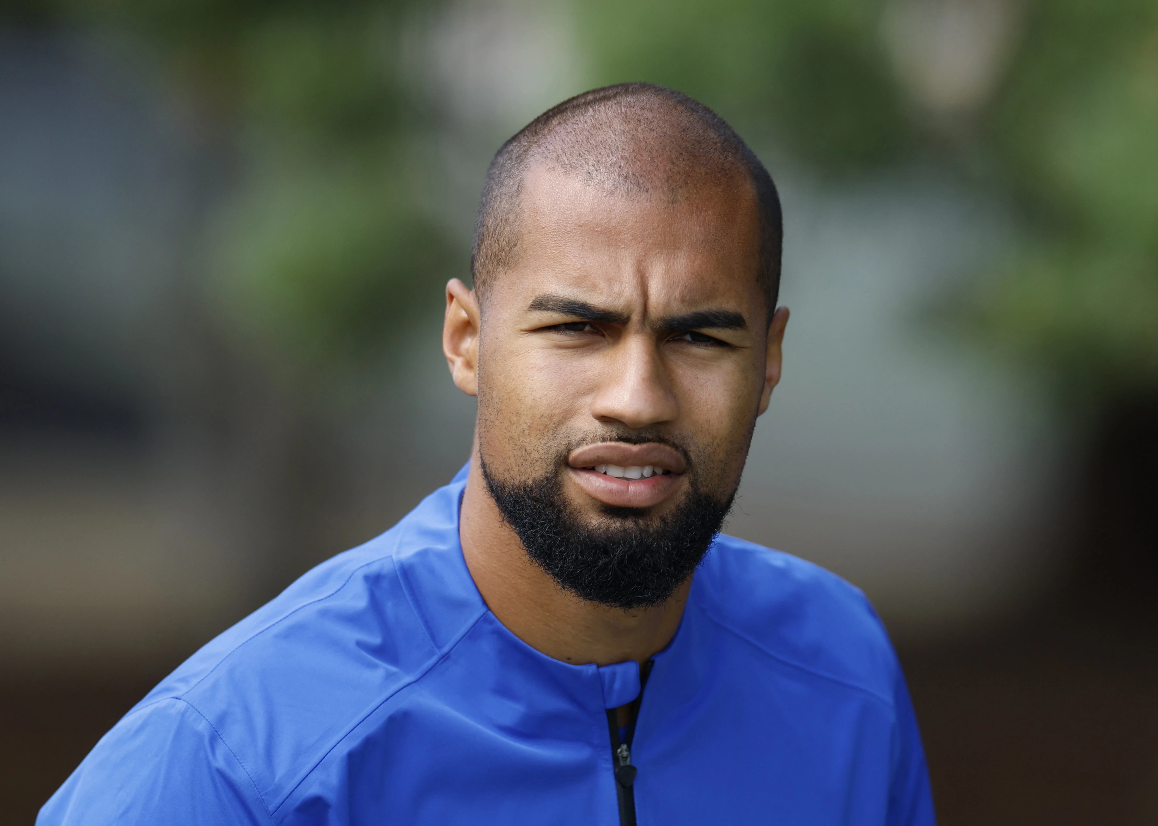 Mua sắm sai lầm, Chelsea trả giá trước MU