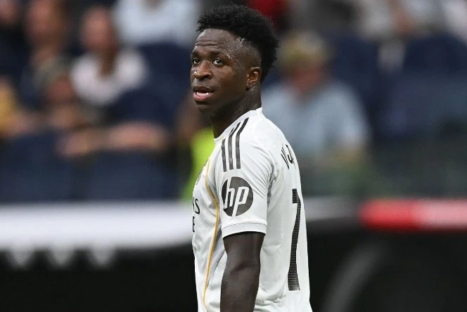 Vinicius muối mặt ở cuộc đua Quả bóng vàng