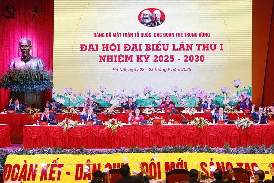 Phiên làm việc đầu tiên Đại hội Đại biểu Đảng bộ MTTQ, các đoàn thể TW
