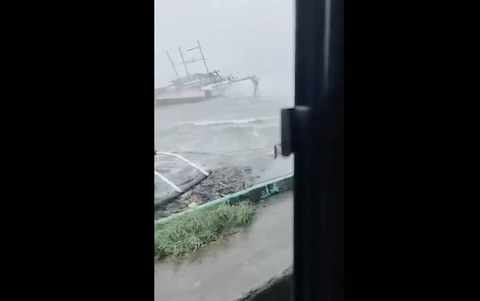 Siêu bão Ragasa tấn công, Tổng thống Philippines báo động toàn diện