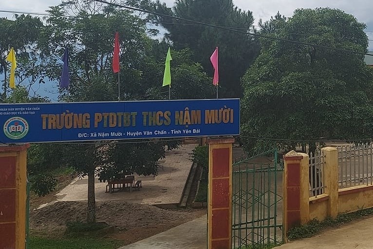 Hai anh em ở Lào Cai tử vong vì bị trụ cổng trường đè trúng