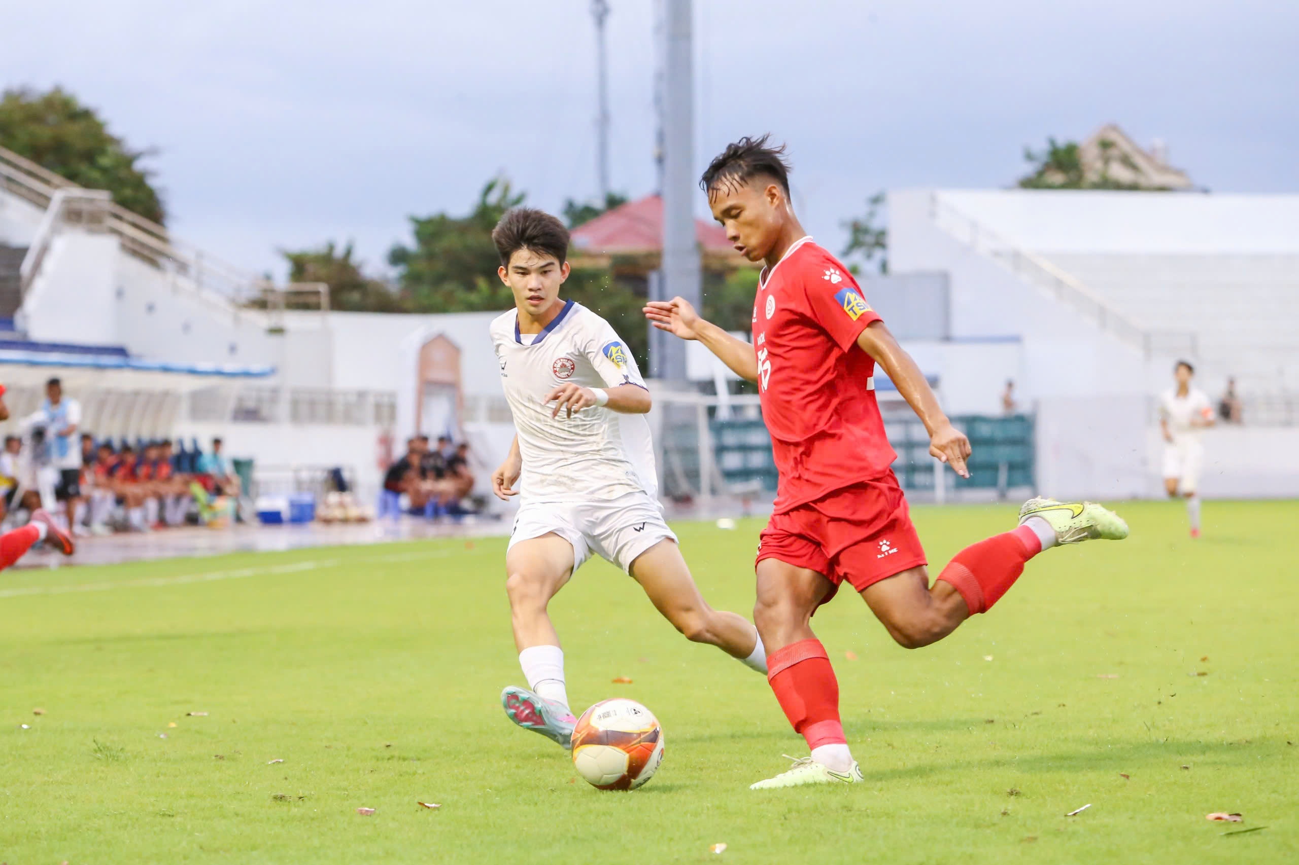 Xác định 2 cặp bán kết VCK U17 Quốc gia 2025