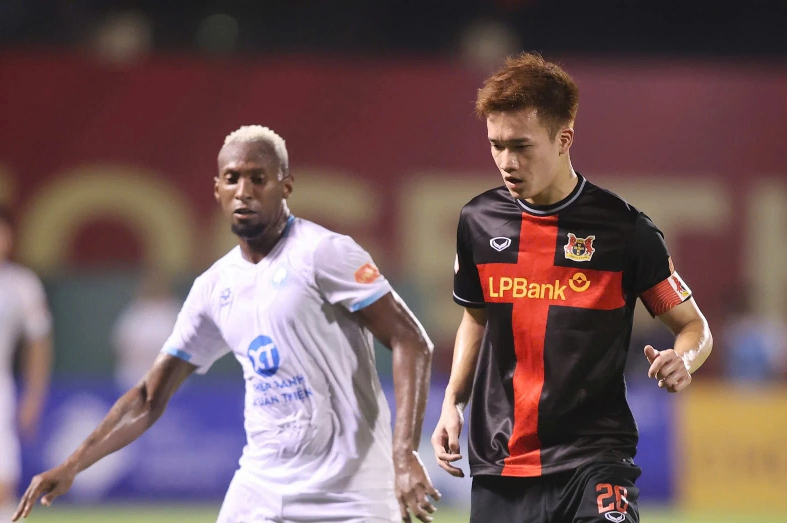 Ninh Bình gây sốc trước dàn sao triệu euro của Nam Định