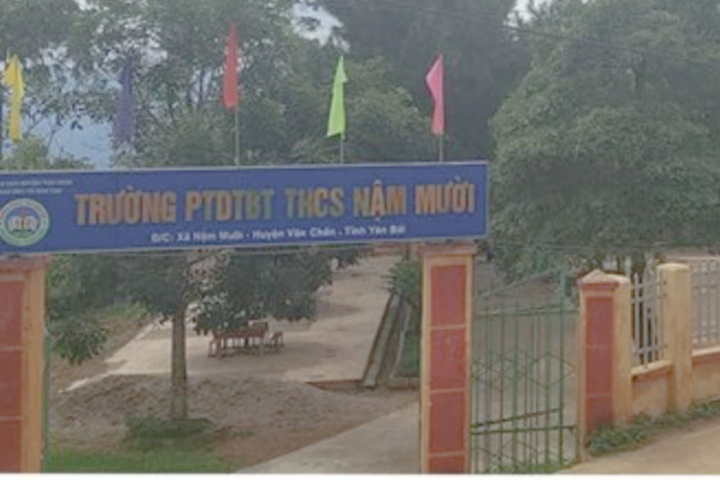 Trụ cổng trường đổ sập, hai anh em ruột tử vong