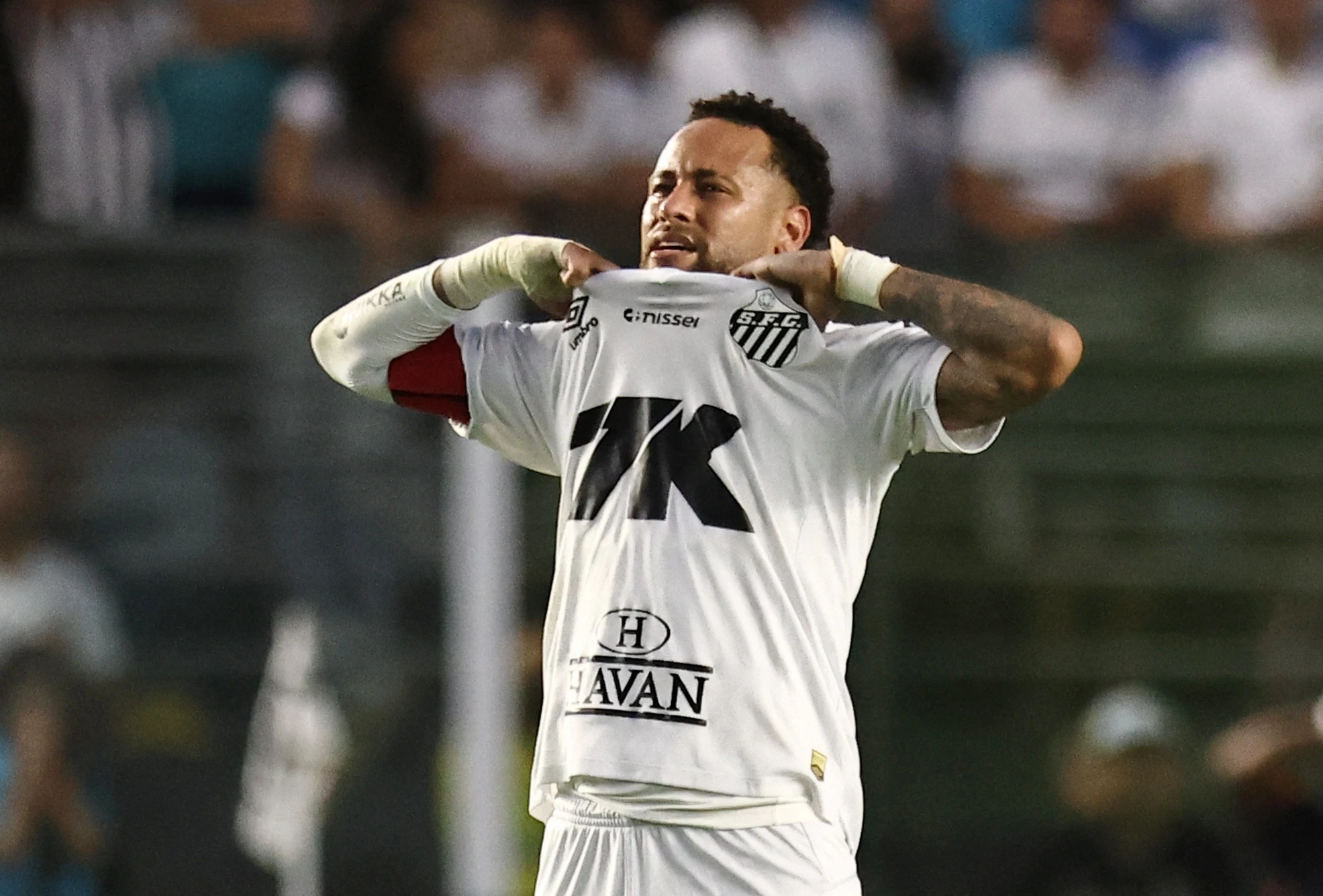 Khoảnh khắc Neymar chế giễu Dembele gây sốt trở lại