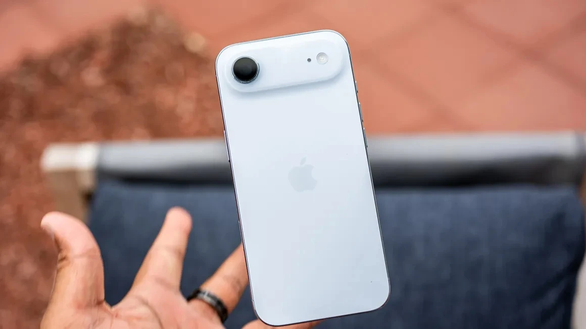 iPhone Air gây bất ngờ