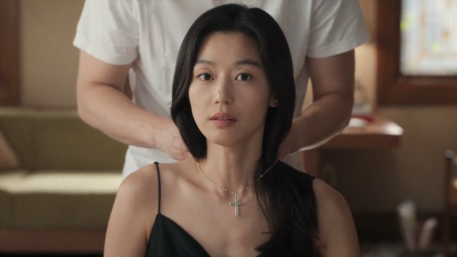 Jun Ji Hyun bị tẩy chay, hủy bỏ loạt quảng cáo?