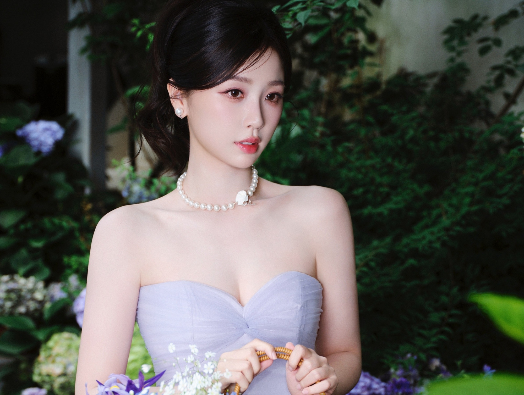 Sự nghiệp của Ngu Thư Hân lâm nguy