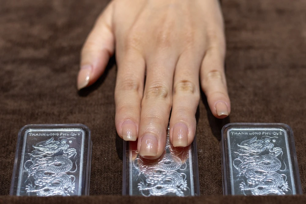 Giá bạc âm thầm tăng, dự báo mạnh gấp 4 lần vàng