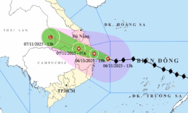 Bão Kalmaegi giật cấp 17, cách Quy Nhơn 120 km
