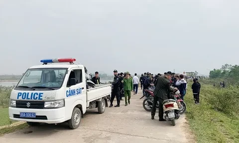 Tạm giữ 50 xe máy vi phạm của nhóm đu trend 'cây cô đơn'